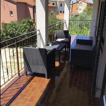 Rovinj Apartment Riki, Parking And Wifi Gratis شقة *